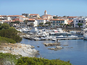 Sardinien kust hus