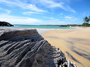 Klippa och strand